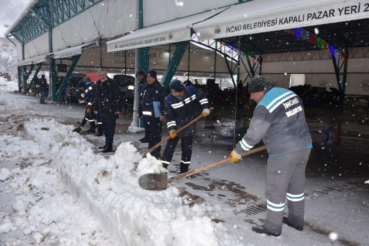 Başkan Bozkurt Kar Savurma Makinesi Başında