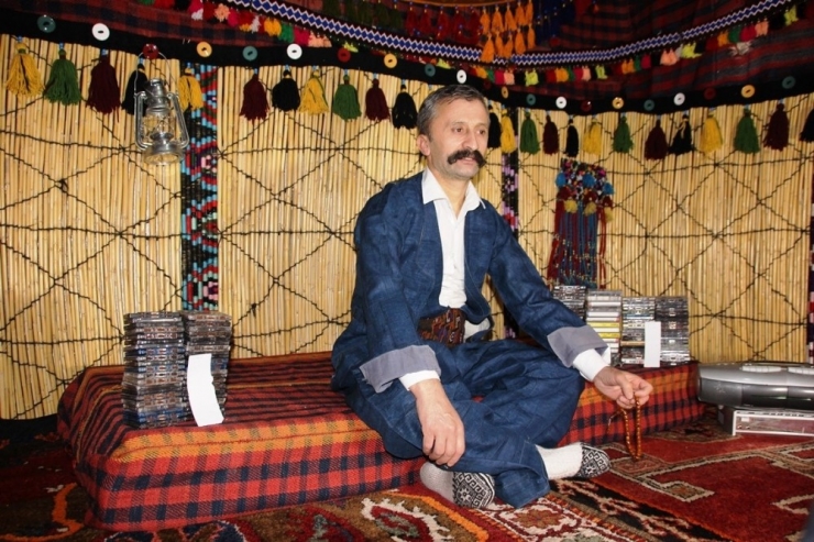 Hakkarili Dengbejin Kaset Aşkı