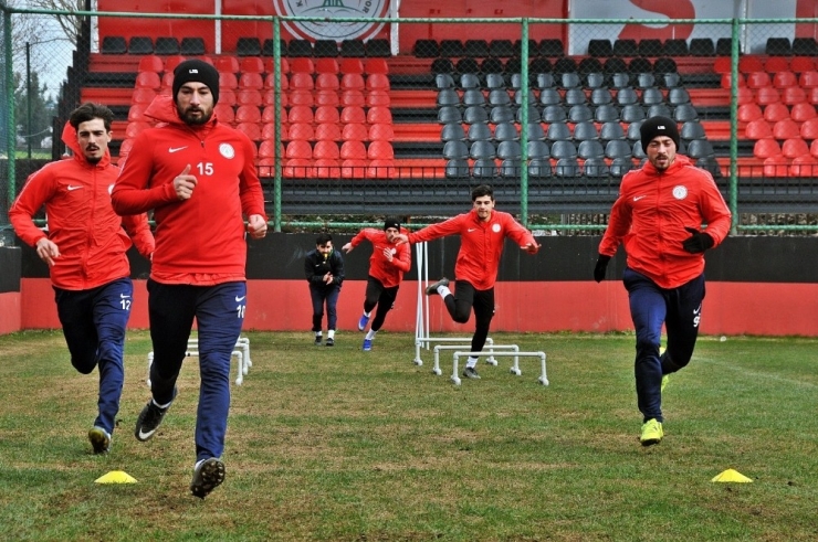 Karaköprü Belediyespor Hazırlıklarını Sürdürüyor