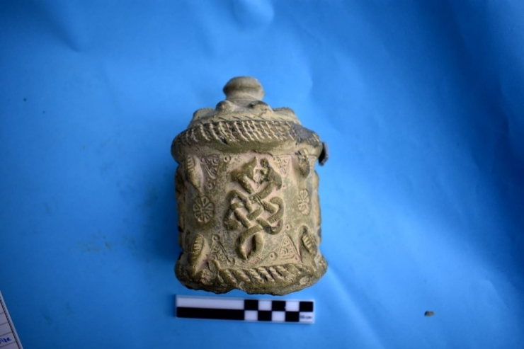 Şanlıurfa’da 9 Asırlık İlaç Şişesi Bulundu