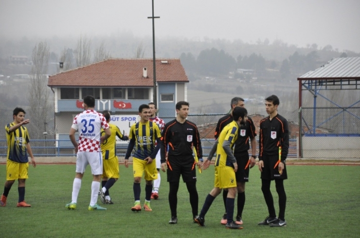 Söğütspor Yeşilyurtspor’u 4’lük Yaptı