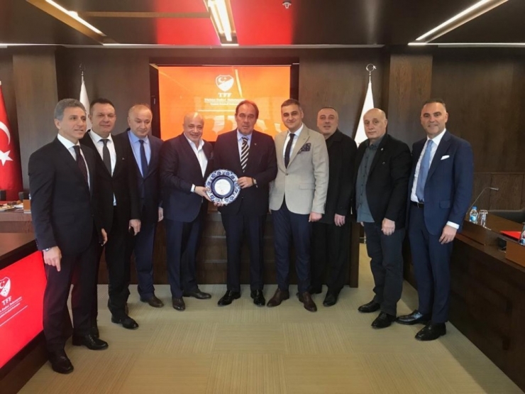 1. Lig Kulüpler Birliği’nden Başkan Demirören’e Ziyaret