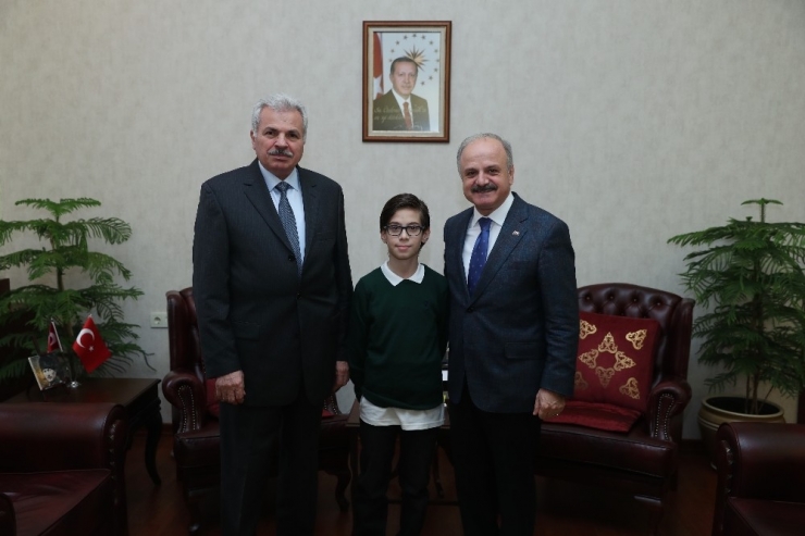 Türkiye 2’incisi Öğrenci Ödülünü Aldı