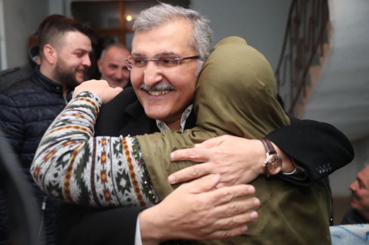 Beykoz’da Murat Aydın’ın Evine Gittiği Emine Teyze Gözyaşlarına Boğuldu