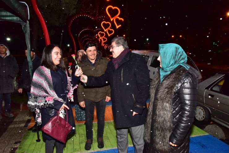 Sevgi Yolu’nda Keman Eşliğinde Karşılandılar