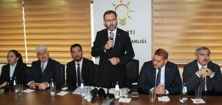 Bakan Kasapoğlu: "Yurt Kapasitemizi 190 Binden 700 Binli Rakamlara Çıkardık"