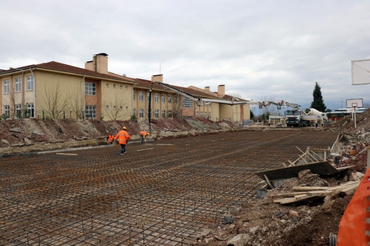 Sakarya’da 8 Derslikli Ek Bina İnşaatının Temeli Atıldı