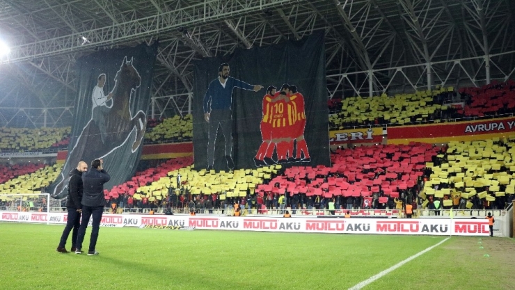 Spor Toto Süper Lig: E. Yeni Malatyaspo: 0 - Beşiktaş: 0 (İlk Yarı)