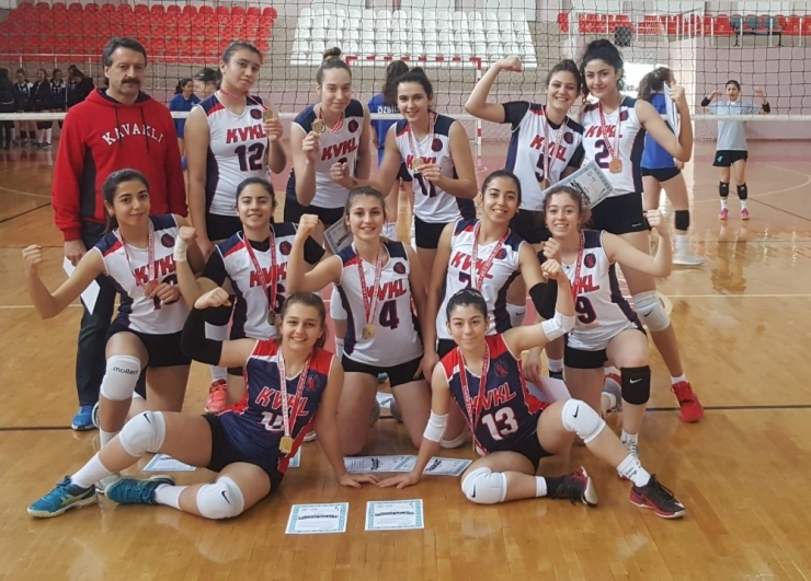 Kavaklı Anadolu Lisesi Voleybolda Yarı Finale Yükseldi