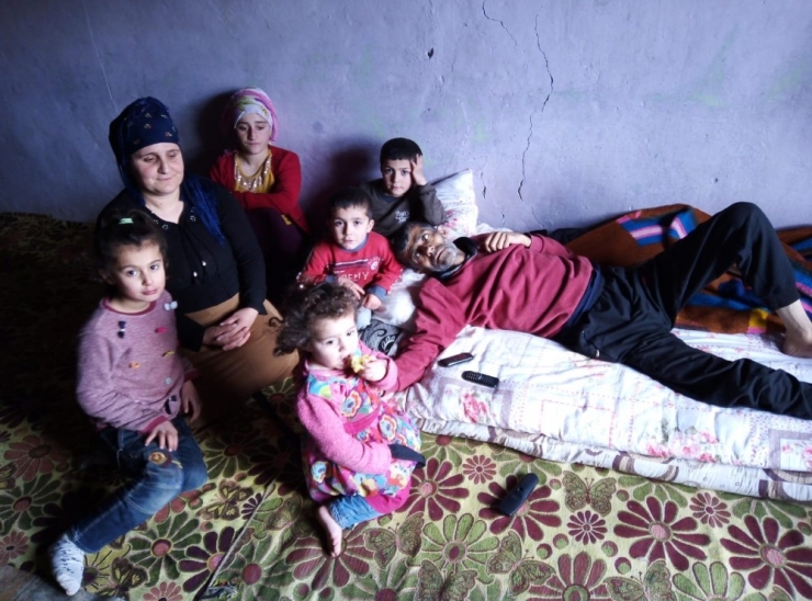 Kanser Hastası Babanın Yardım Talebi Yürekleri Burktu