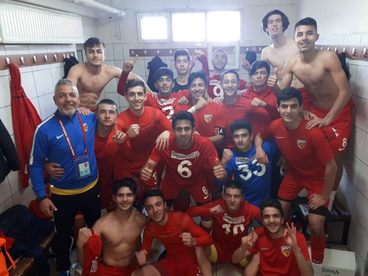 Kayserispor’un Gençleri Göztepe’yi Mağlup Etti