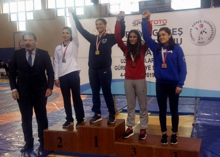 Siirtli Kadın Güreşçiler Milli Takıma Davet Edildi