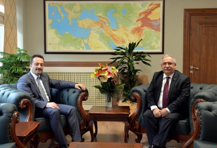 Sakarya Valisi Nayir İle Bilecik Valisi Şentürk Bir Araya Geldi