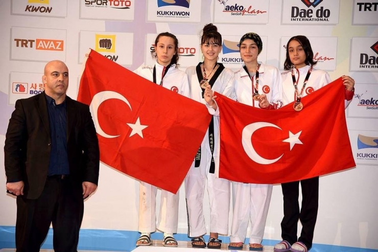 Kamile İkiz’den Bronz Madalya