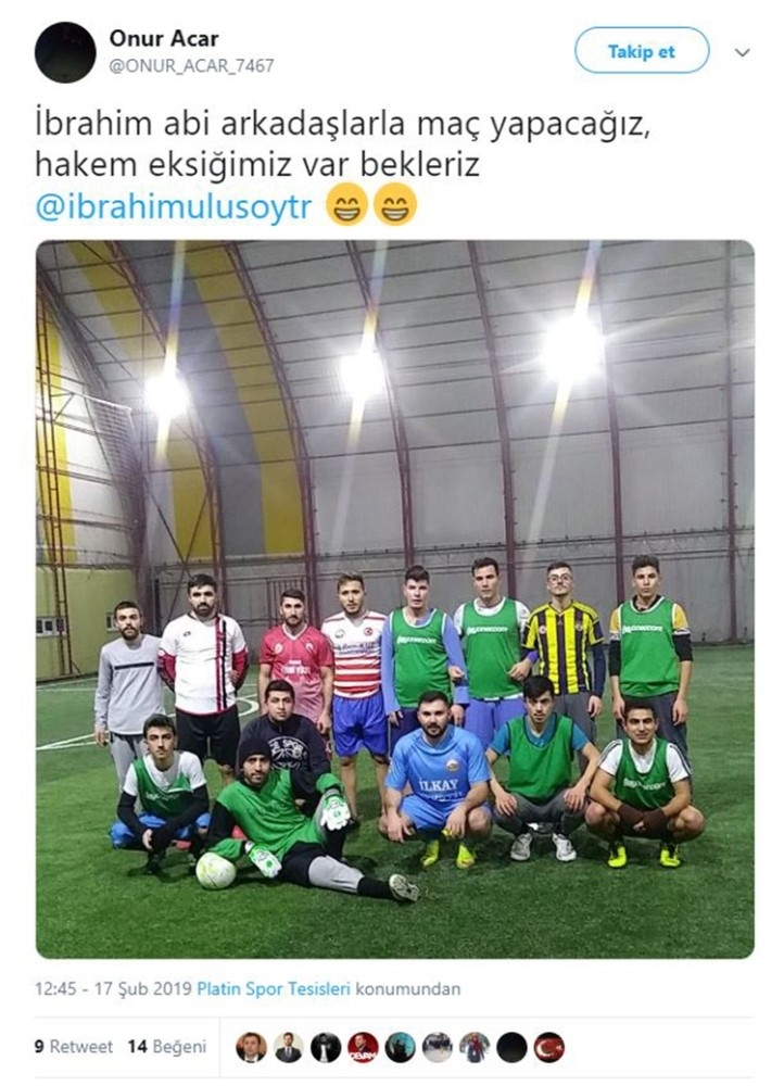 Gençlerin Halı Sahada ’Hakemlik Twit’ini Başkan Adayı Geri Çevirmedi