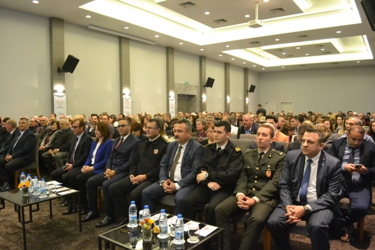 Çeşme’ye Yapılacak Eğitim Köyü Tanıtıldı