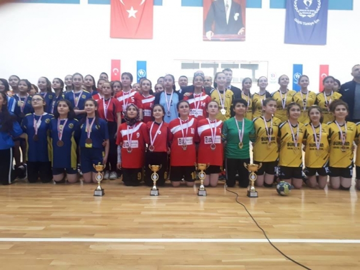 Okullar Arası Hentbol Yıldız Kızlar İl Birinciliği Tamamlandı
