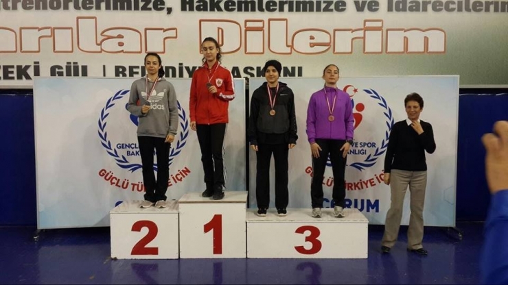 Karate Türkiye Şampiyonası’ndan 3 Madalya