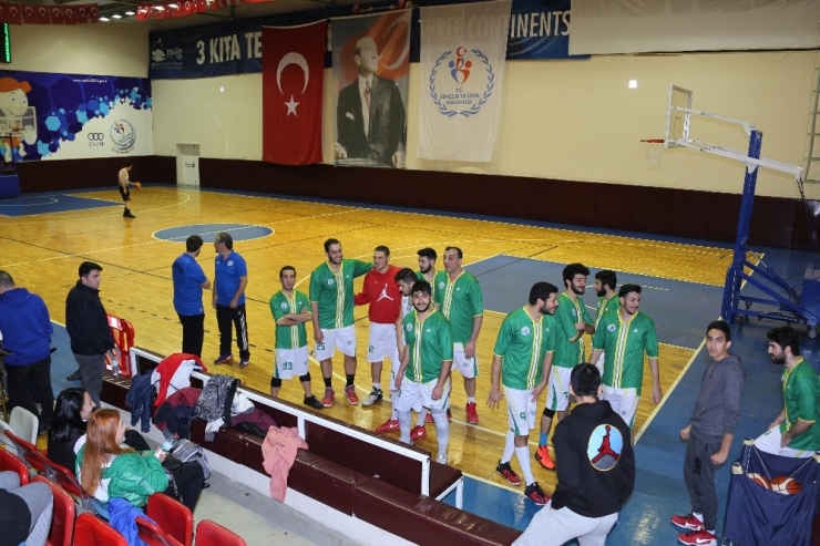 Erdemli Belediyesi Basketbol Takımı Şampiyon Oldu