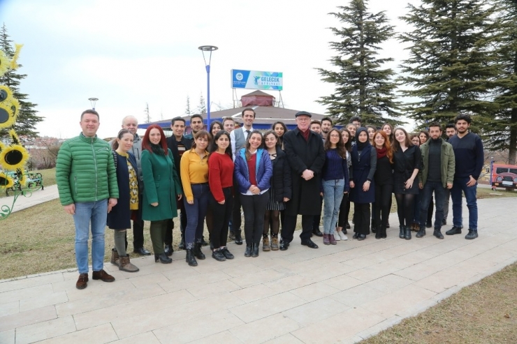 Başkan Kurt Gençlerle Bir Araya Geldi