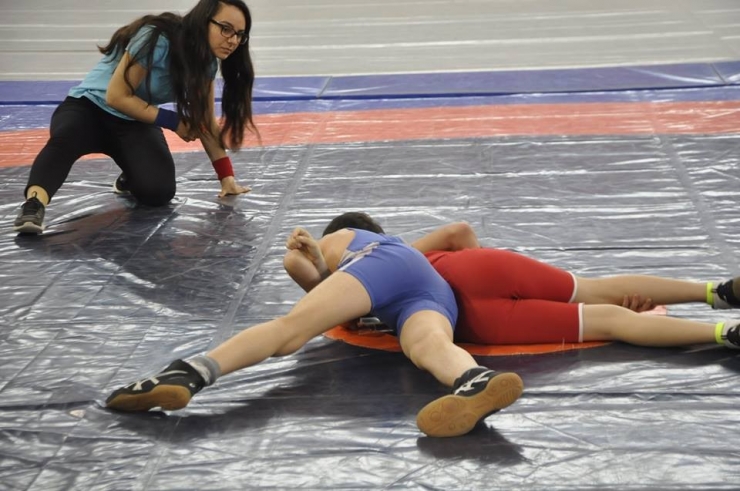 Yıldız Pehlivanlar Okullar Arası Müsabakalarda Mindere Çıktı