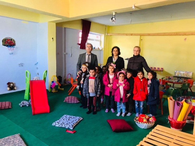 İzmirli Ev Kadınları Siirt’te Anasınıfı Kurdu