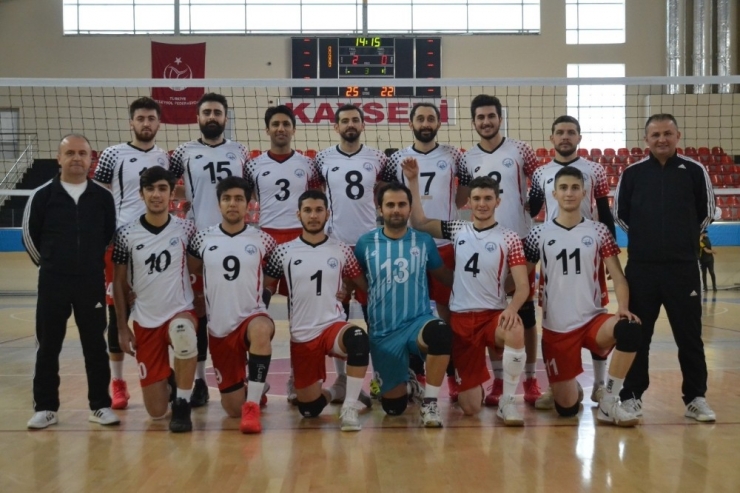 Voleybol’da Melikgazi Fırtınası