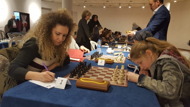 36 Kadın Sporcu "Şah-mat" Dediler