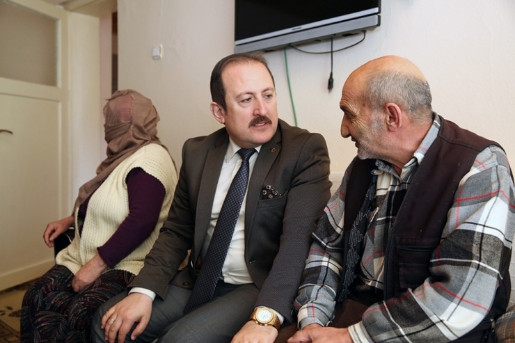 Vali Pehlivan Evde Bakım Hizmeti Alan Vatandaşları Ziyaret Etti