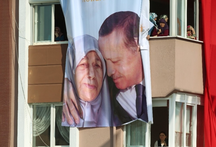 Cumhurbaşkanı Erdoğan: "En Ücra Köşelerdeki Mahalledeki Marketlere Varıncaya Kadar Onlarla Bu Satışları Yapacağız" (1)