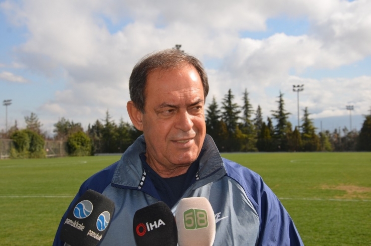 İldiz: “Ligde Henüz Bir Kopma Olacağını Sanmıyorum”