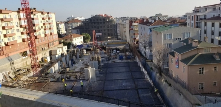 Gebze’deki 7 Katlı Otoparkın Bodrum Kat Betonları Döküldü