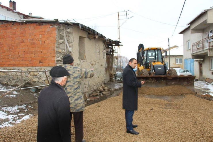 Göçük Yol Çalışmasının Onarımını Kaymakam Biizzat Yönetti