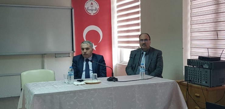 Kula’da ‘Hayat Boyu Öğrenme’ Toplantısı Yapıldı