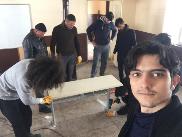 Yıldız Teknik Üniversitesi Öğrencileri Sınırdaki Okulu Onardı