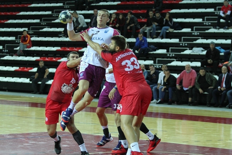 Salonda Çifte Heyecan