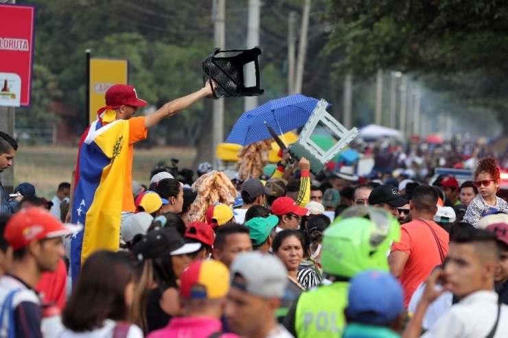 Maduro Yanlısı Ve Karşıtı Konserlere Saatler Kaldı