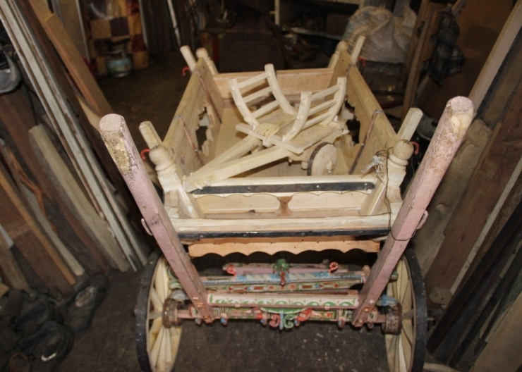 Teknolojiye Yenik Düşen Fayton Ve Yaylı Arabaların Artık Minyatürü Yapılıyor