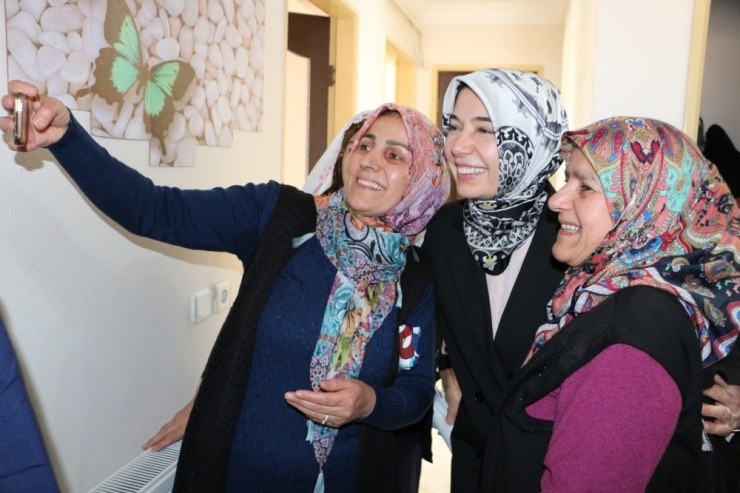 Ayşen Zeybekci :"Kadınlar, Çocuk Oyun Alanı İstiyor"