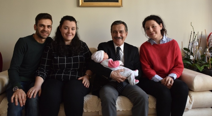 Başkan Ataç Nilhan Bebeğe ’Hoş Geldin’ Dedi