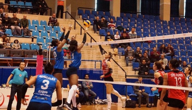 Vesten Venus Sultanlar Ligi: Aydın Büyükşehir Belediyespor: 3 - Halkbank: 0