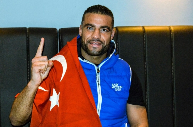 Amerikalı Boksör Fres Oquendo, Manuel Charr’dan Korktu