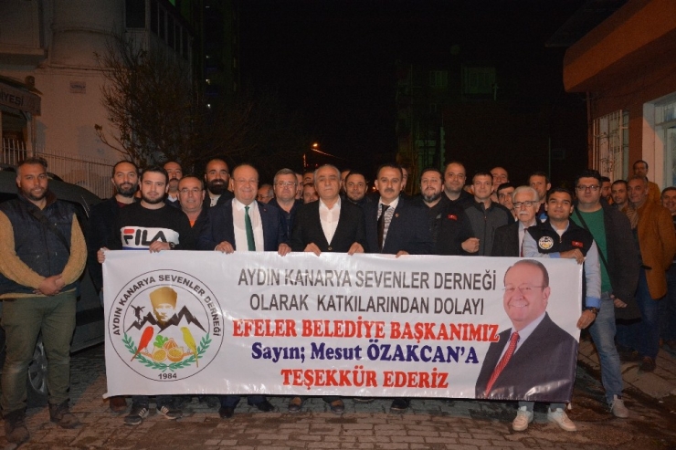 Kanarya Sevenlerden Özakcan’a Destek Sözü