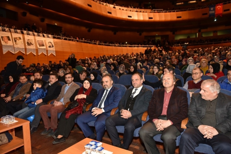 Asım’ın Nesli Salonlara Sığmadı