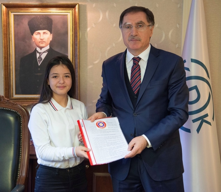 Bakan Kurum’dan Çevre Dostu Proje Üreten Çocuklara Bisiklet Müjdesi