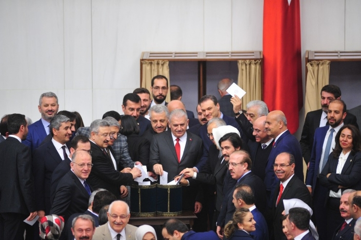 Tbmm Başkanlık Yarışının İkinci Turu Başladı