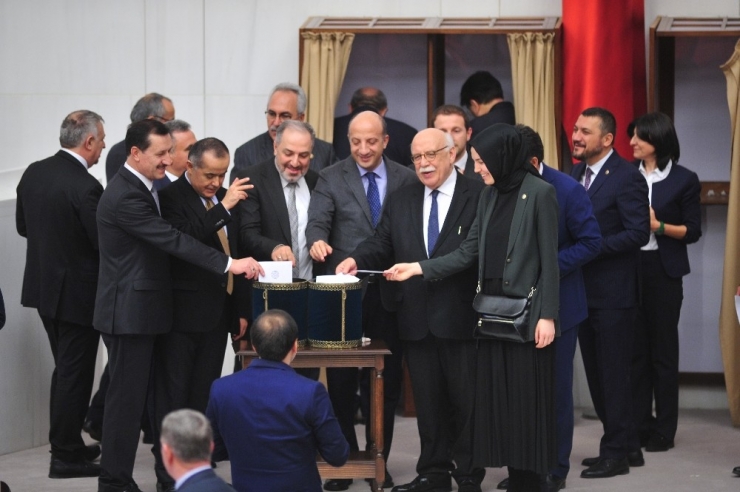 Tbmm Başkanlık Yarışında Üçüncü Tur Oylamaya Geçildi