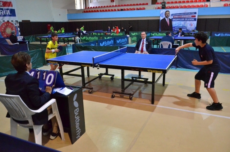 Adana’da Okullararası Yıldızlar Masa Tenisi İl Birinciliği