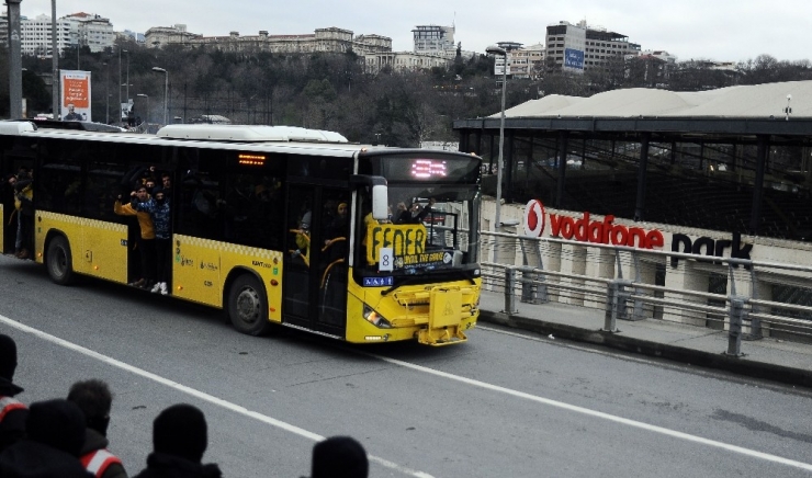 Fenerbahçe Taraftarları Vodafone Park’a Geldi