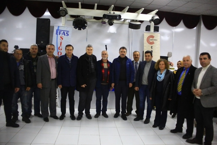 Bayraklı’da Örnek Siyaset